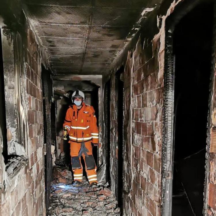 Una persona fallece en un incendio en Puerto de Sagunto