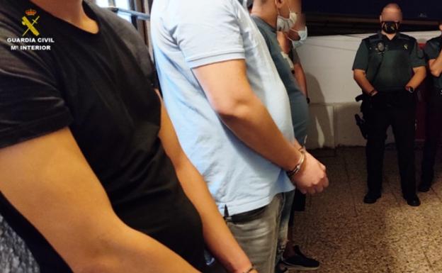 Cuatro detenidos por secuestrar a 2 personas en Alicante y pedir 150.000 euros de rescate