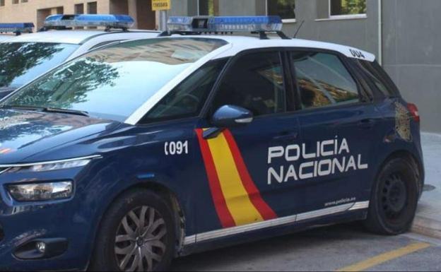 La policía salva a un bebé que se asfixiaba tras el retraso en llegar de la ambulancia