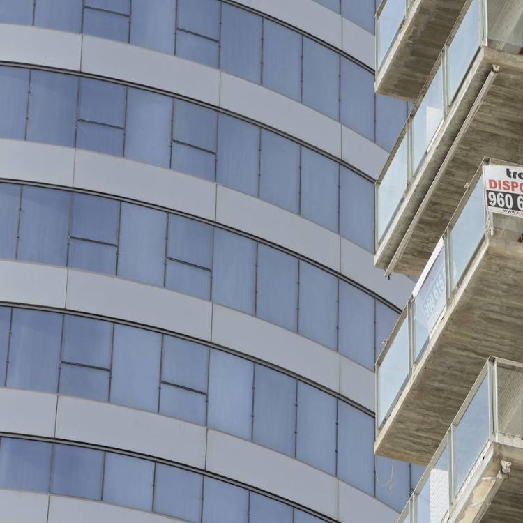 El Ayuntamiento recurre a inmobiliarias tras recibir sólo dos ofertas de venta de pisos