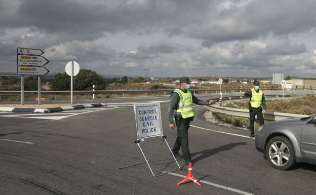 El cierre de la Comunitat hasta el puente de la Purísima agrava la ruina del turismo