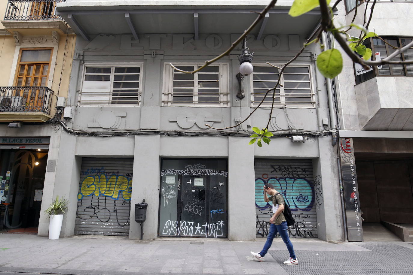El Ayuntamiento busca salvar el Metropol con el informe favorable de la Universitat