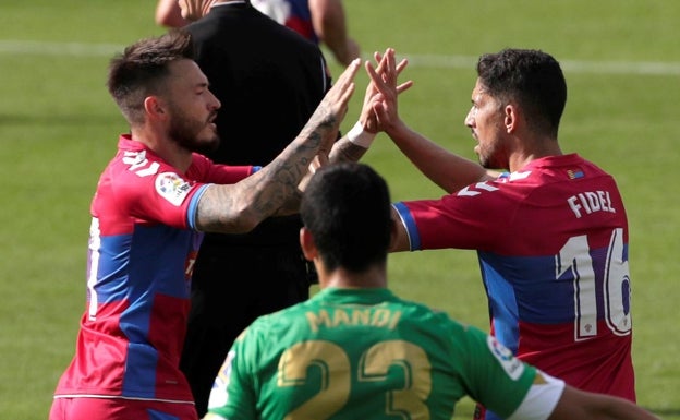 Fidel y Rigoni, casi descartados para la visita del Elche al Levante