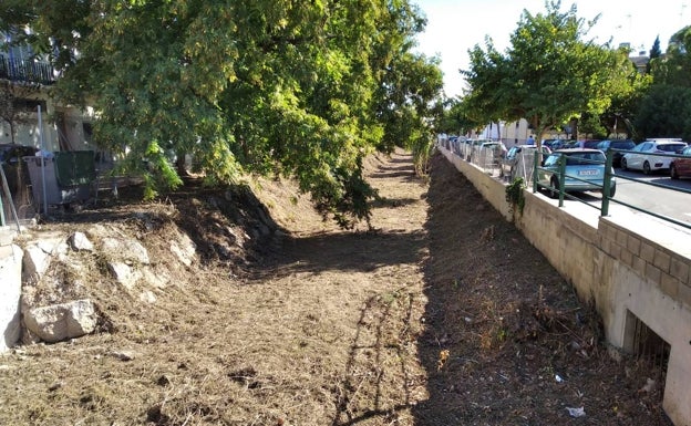 Godella realiza trabajos de limpieza en el último tramo del barranco dels Frares