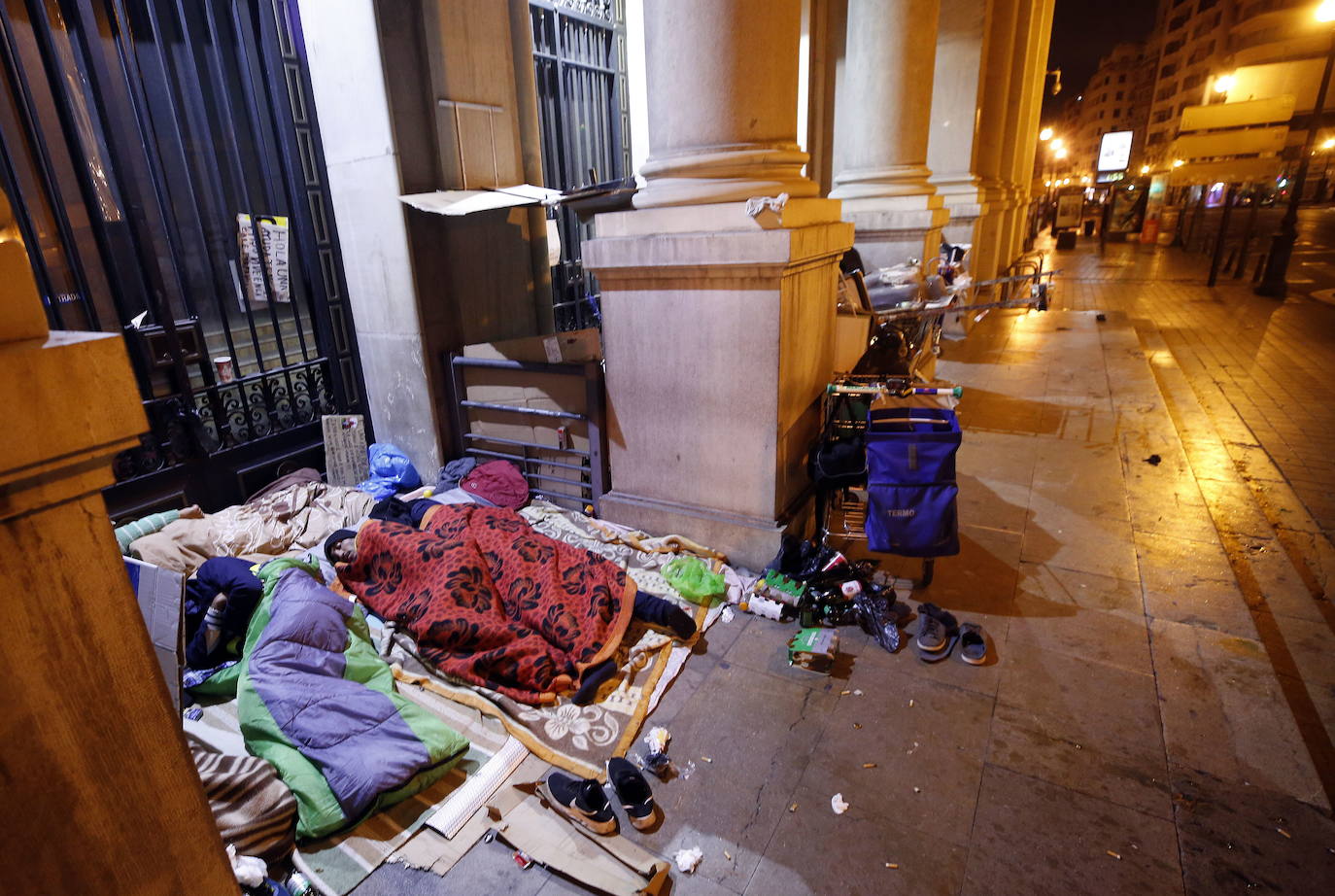Los albergues para los sin techo en Valencia, otra vez desbordados por la pandemia