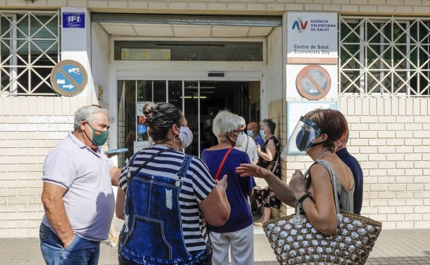 Las especialidades médicas sufren el mayor atasco en cinco años con dos meses de espera