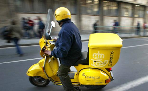 Correos llama a evitar los envíos urgentes en favor de los ordinarios