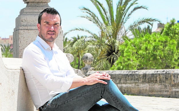 Antifraude investiga si Mompó cobró la exclusiva como alcalde mientras dirigía su empresa