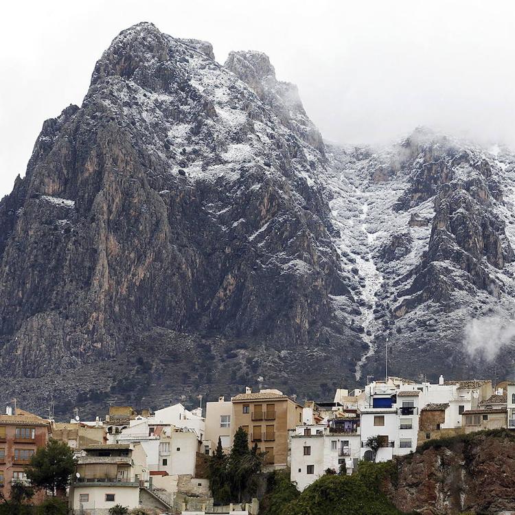 Un escalador de 43 años, rescatado en helicóptero y en estado grave del Puig Campana
