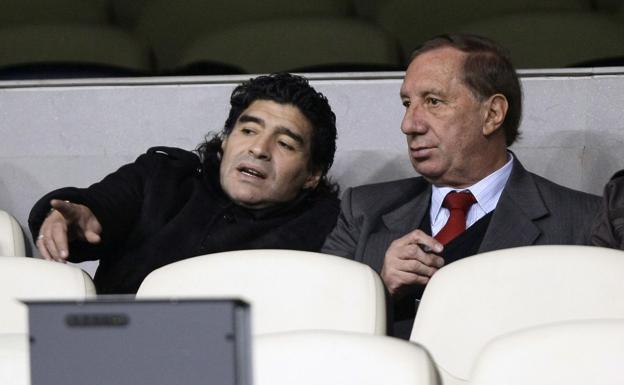 Delicado de salud, Bilardo aún ignora la muerte de Maradona