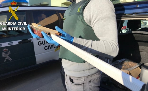 La Guardia Civil detiene a cuatro personas por tráfico y cultivo de drogas en Cullera, Sueca y Godelleta