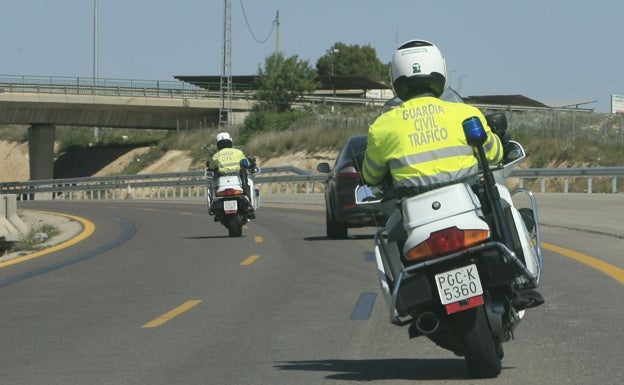 Un policía fuera de servicio sigue a dos ladrones desde Benifaió a Valencia y posibilita su detención