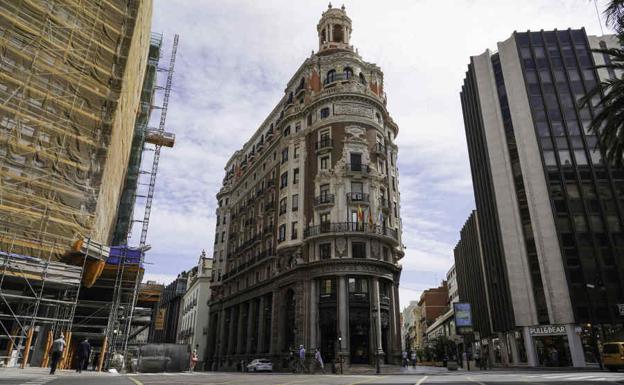 Los accionistas de CaixaBank y Bankia votarán la fusión esta semana en Valencia