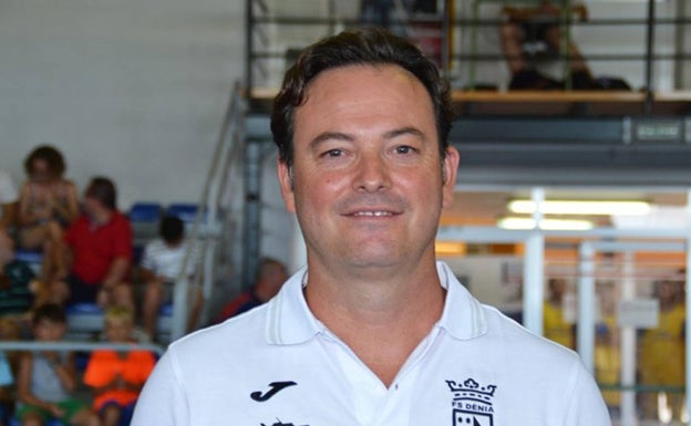 Crisis en el CFS Mar Dénia tras caer goleado en Mataró