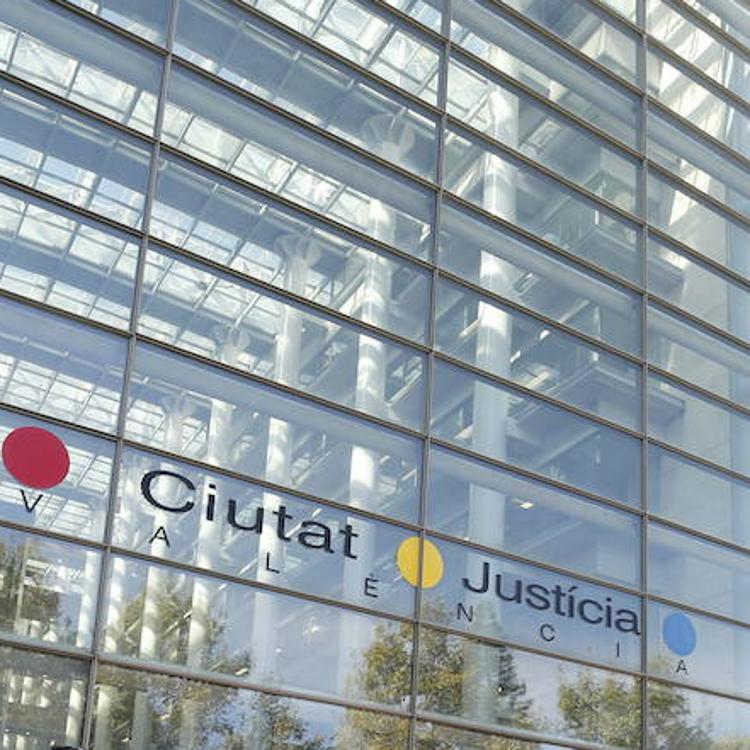Un hombre de 61 años, acusado de agredir sexualmente a sus tres nietas