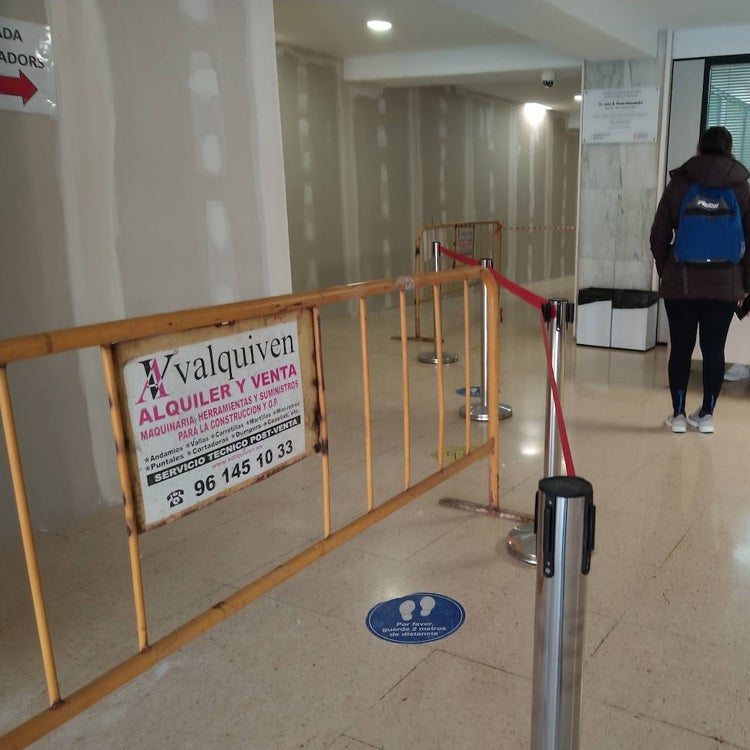 El Hospital General de Valencia desmantela el laboratorio de PCR tras prometer Puig nuevos contratos