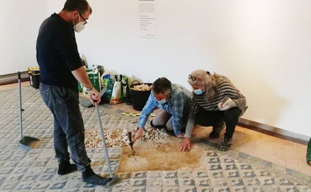 Alaquàs pone en valor el pavimento de la Sala la Nova del Castell