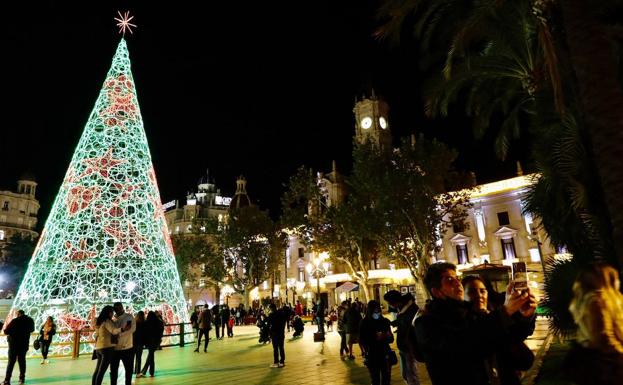 Encendido de luces en Valencia sin la ampliación prometida