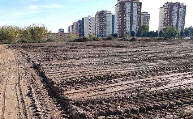 Una lámina inundable y compuertas en La Pobla de Farnals evitarán la contaminación de las playas