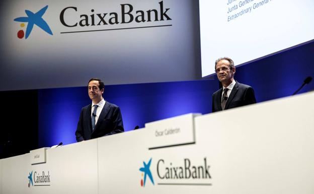 La junta de accionistas de Caixabank da el visto bueno para absorber a Bankia