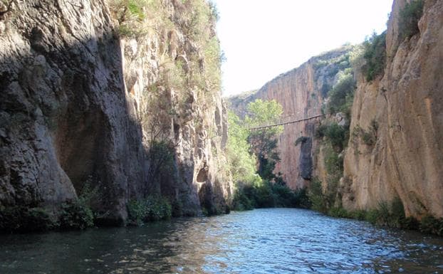 La ruta de los Pantaneros en Chulilla: un viaje por los puentes colgantes
