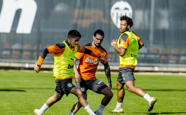 Valencia CF: Repóquer de retos a uno del descenso