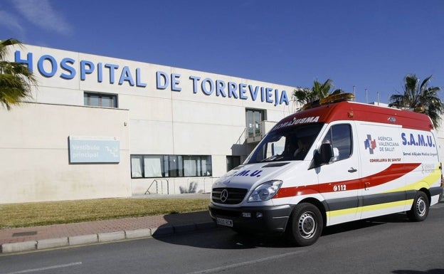 Herido un hombre al caer accidentalmente de un balcón en Torrevieja