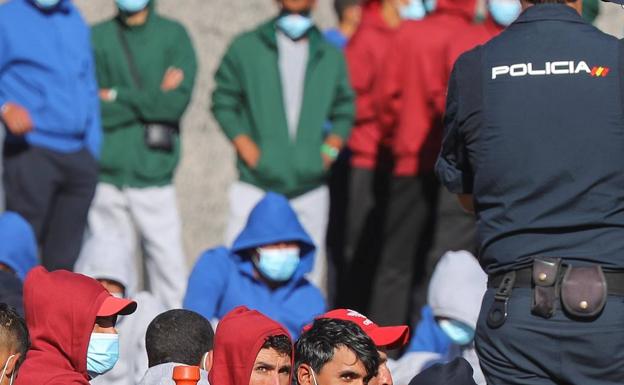 Puig afirma que la Comunitat cooperará dentro de sus posibilidades en acoger migrantes