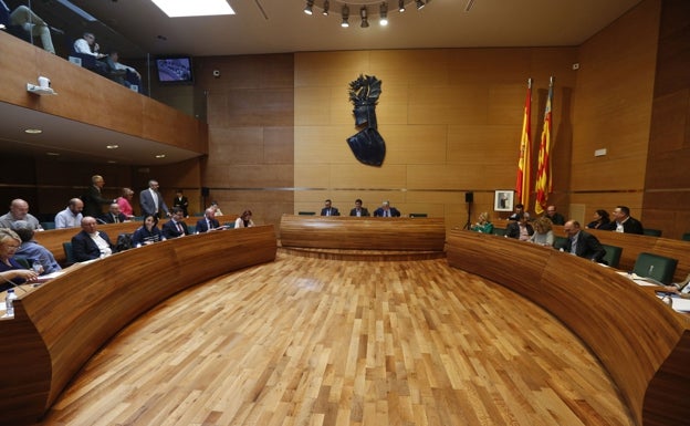 Divalterra pide a sus excargos que devuelvan los 105.000 euros que les pagó de más