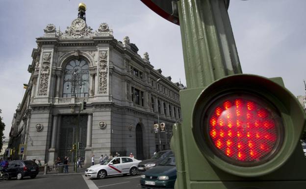 La banca mejora su solvencia, pero sigue a la cola en Europa