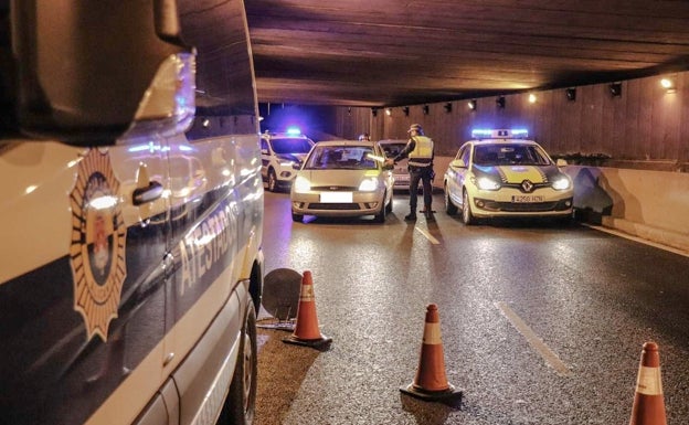 La Policía Local de Alicante sanciona a doce locales y disuelve nueve fiestas privadas