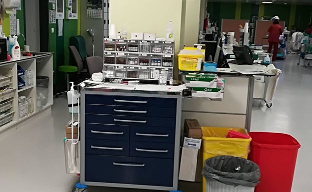 Sanitarios llevan a Inspección de Trabajo que el Hospital General de Valencia aísla a enfermos Covid con parabanes de madera