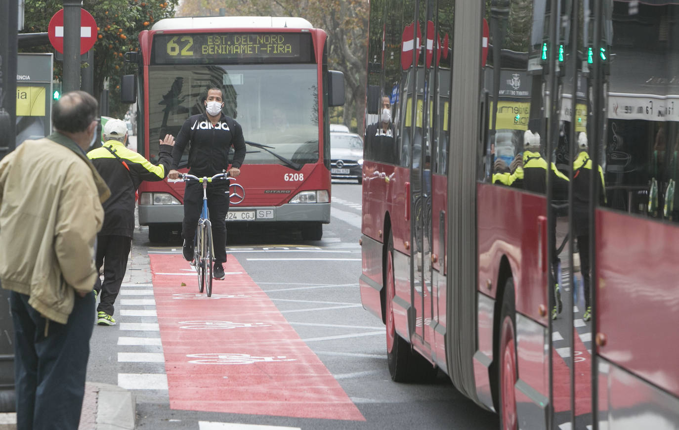 Nuevo carril bici en la Gran Vía de Valencia