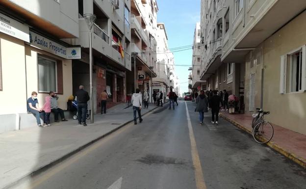 Tres detenidos por agredir a agentes de la Policía Nacional tras negarse a cumplir las reglas anti-covid