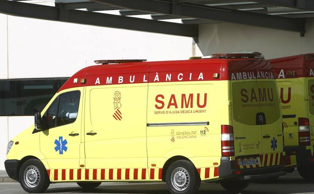 Un trabajador sufre la amputación de un dedo al usar una máquina de cuchillas en Alaquàs