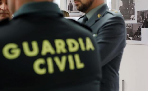 La Guardia Civil accede al ayuntamiento de Cofrentes para investigar contratos de servicios