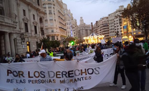 Inmigrantes piden en Valencia su regularización «por justicia social, no por caridad»