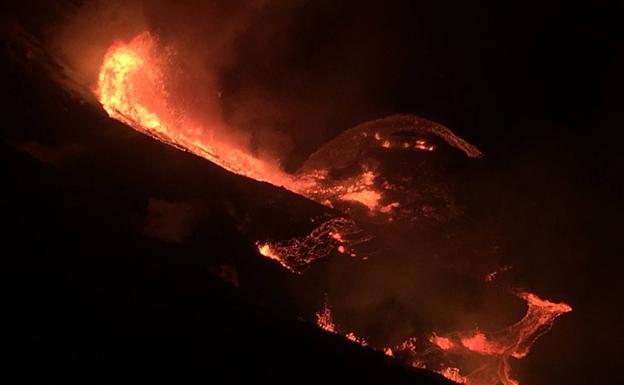 El volcán Kilauea de Hawái entra en erupción y provoca un fuerte terremoto