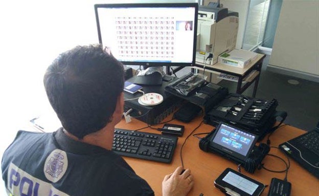 Detenido en Alicante un ladrón habitual que usaba calcetines como guantes para no dejar huellas