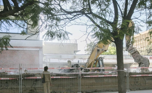 Arquitectos critican los vaivenes de Cultura en los derribos de la escuela de Agrónomos