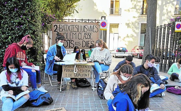 El trimestre acaba con 200 centros sin presencialidad para todos los alumnos