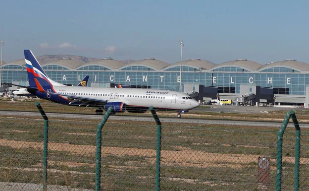 Un avión de pasajeros aterriza sin problemas en Alicante tras dar el aviso de emergencia