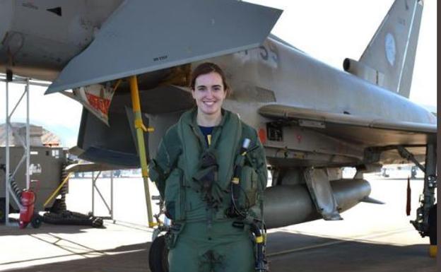 La teniente Elena Gutiérrez, primera mujer piloto de Eurofighter en España