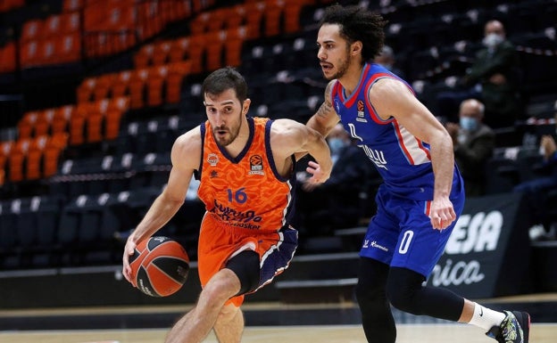 Guillem Vives, baja para el partido del Valencia Basket ante el Baskonia en la Euroliga