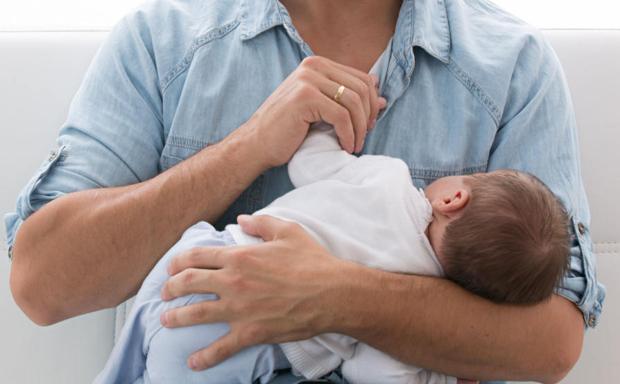 Los niños de 2021 llegan con un nuevo permiso de paternidad: 16 semanas cobrando el 100 % de la base reguladora