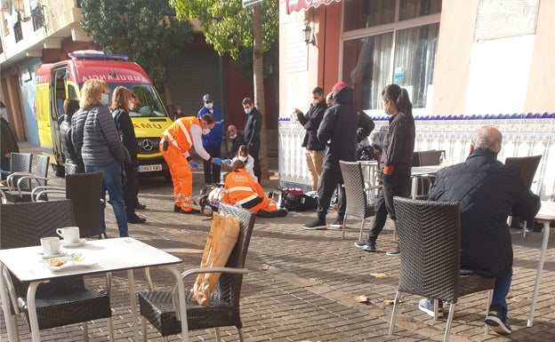 Un hombre de 67 años muere de un infarto tras asustarse por un petardo en Valencia