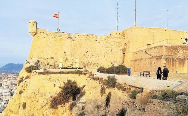 El castillo de Santa Bárbara acogerá cursos de verano de las universidades alicantinas