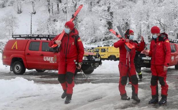 Un trabajador de una quitanieves fallecido y otro desaparecido en Asturias