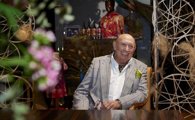 El álbum de la infancia de Francis Montesinos, entre Ruzafa y Caballeros