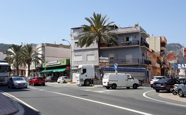 La carretera nacional en Favara se convertirá en una calle con terrazas para los bares